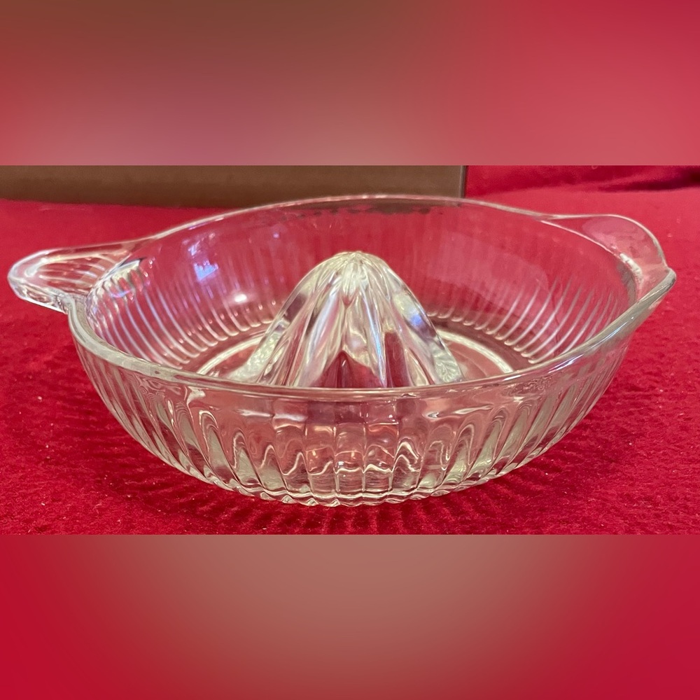 Glass Citrus Juicer